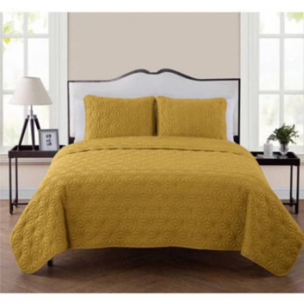 Kaleidoscope 3 Piece Gold Embossed Geometric Microfiber Full/Queen Quilt Set